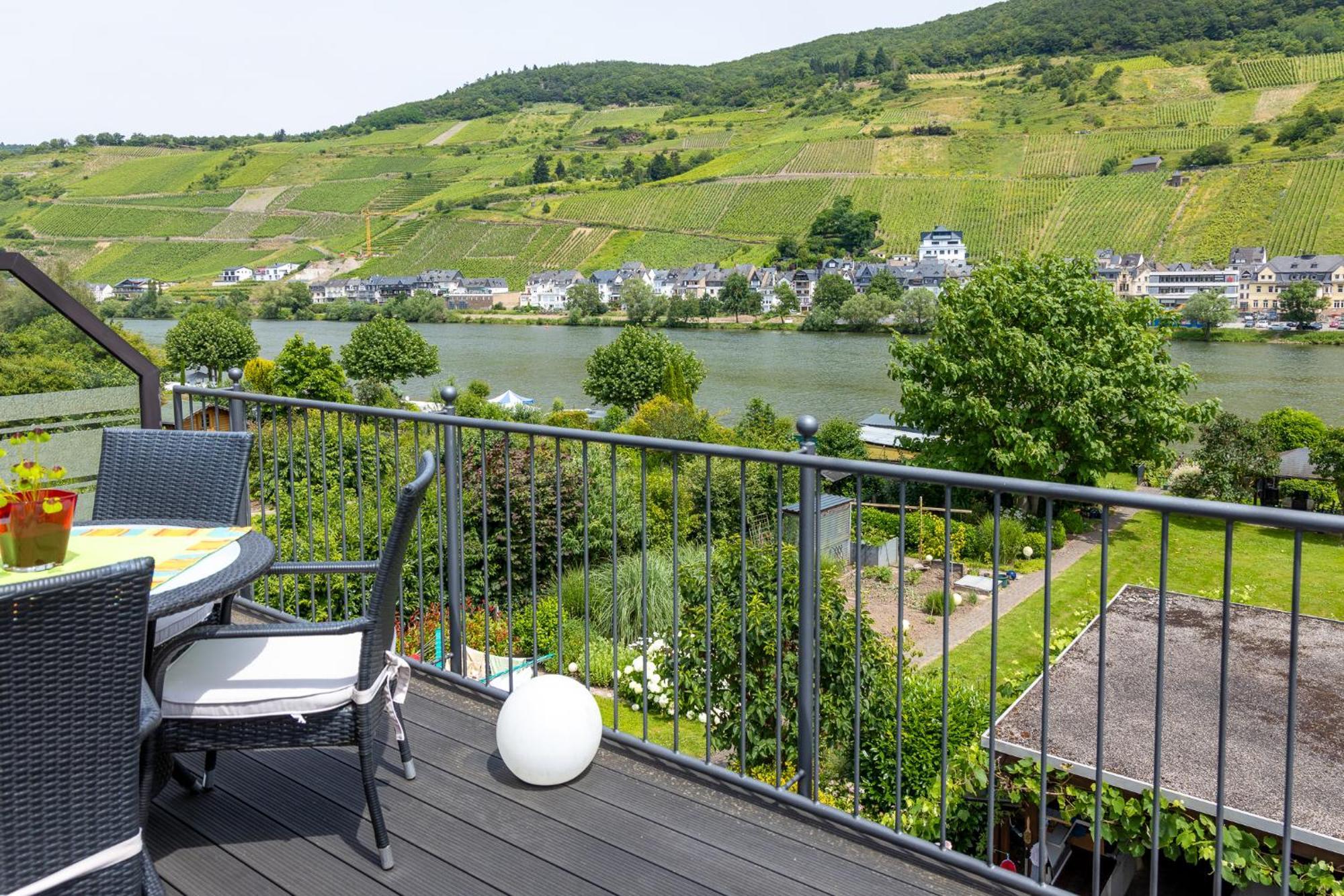 Apartament Zum Blauglockenbaum Zell an der Mosel Zewnętrze zdjęcie